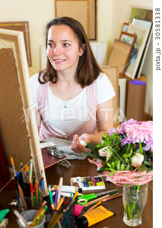 young artist paints a picture young artist paints a picture 30581338