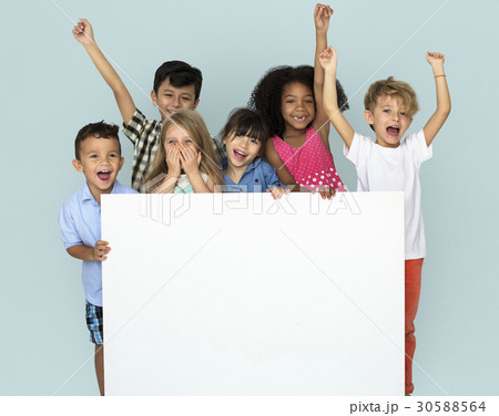 Group of Kids Showing Copyspace Board Group of Kids Showing Copyspace Board 30588564