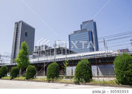 名古屋都市風景 名駅通り ささしまライブ24東交差点付近 グローバルゲートと愛知大学と新幹線 名古屋都市風景 名駅通り ささしまライブ24東交差点付近 グローバルゲートと愛知大学と新幹線 30592053