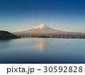 Mountain Fuji reflected in Kawaguchiko lake 30592828