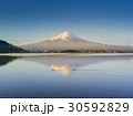 Mountain Fuji reflected in Kawaguchiko lake 30592829