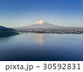 Mountain Fuji reflected in Kawaguchiko lake 30592831