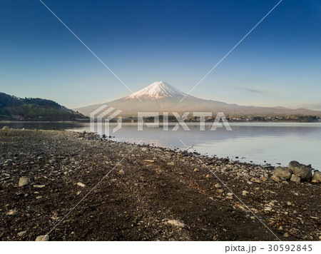 Mountain Fuji reflected in Kawaguchiko lake 30592845