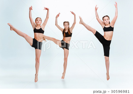 The kids dance school, ballet, hiphop, street The kids dance school, ballet, hiphop, street 30596981