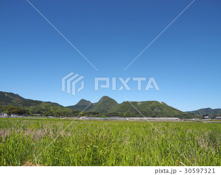 雲一つない香春岳 雲一つない香春岳 30597321