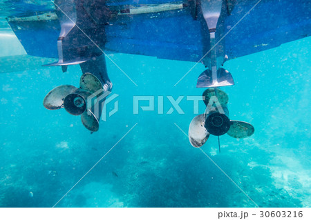 Engine speedboat propeller parked Engine speedboat propeller parked 30603216