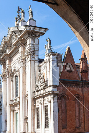 Duomo Cathedral from loggia of Palazzo Ducale 30604246