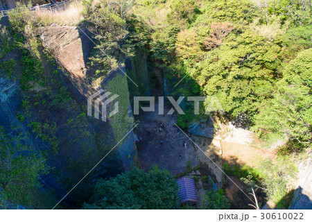 【千葉県】鋸山日本寺、山頂展望台から地獄のぞき 30610022