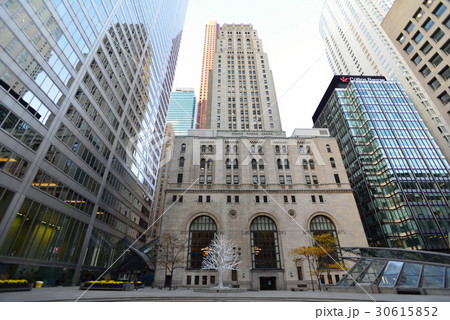 カナダ　トロント　裁判所 30615852