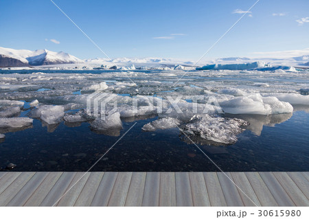 Ice winter season lagoon, Jakulsarlon lake 30615980