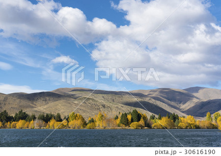Autumn yellow leaf with background of great nature Autumn yellow leaf with background of great nature 30616190