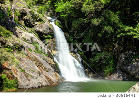 見帰りの滝 30616441