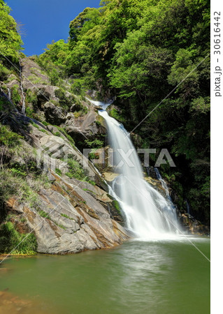 見帰りの滝 30616442