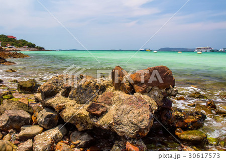 Tropical island Koh Larn in Thailand 30617573