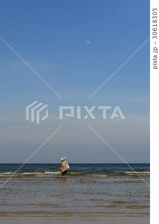 Hua Hin Fisherman 30618305