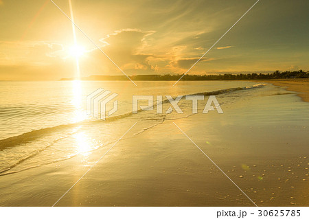 Beautiful sunrise over the tropical beach Beautiful sunrise over the tropical beach 30625785