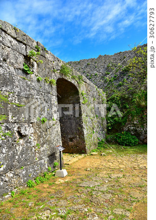 中城城裏門 30627793