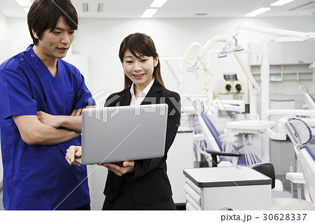 歯医者 歯科 パソコン デンタル 女性 男性 MS MR ビジネス 歯医者 歯科 パソコン デンタル 女性 男性 MS MR ビジネス 30628337