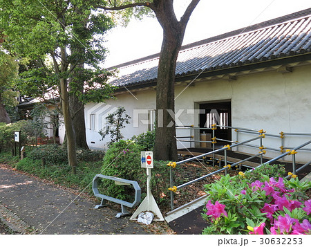 皇居東御苑に残る江戸城の富士見多聞 30632253