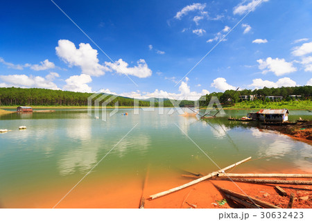 Fishing net in Tuyen Lam lake in Dalat, Lam Dong 30632423