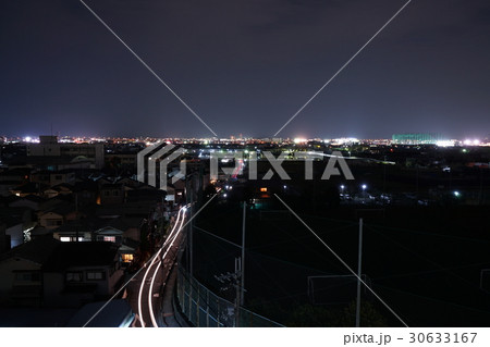 大阪府河内松原市、夜景、自動車の光跡 30633167