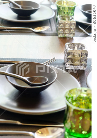 Elegant dining table setting 30635047