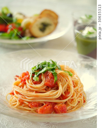 冷製トマトのカッペリーニ ランチイメージ (縦位置アップ) 冷製トマトのカッペリーニ ランチイメージ (縦位置アップ) 30635313