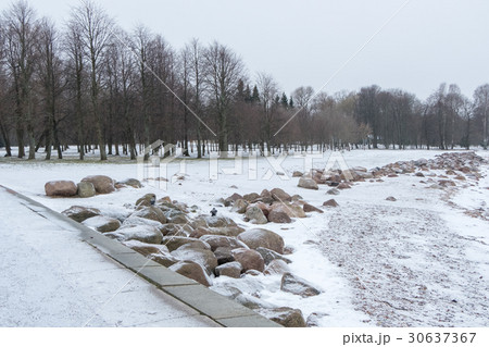 Frosty sea in winter, full of snow. Frosty sea in winter, full of snow. 30637367