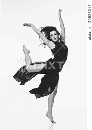 Beautiful modern dancer girl 30638017