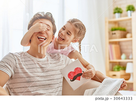 daughter congratulates dad 30643333