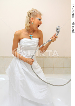 model in wedding dress cries in the bathroom model in wedding dress cries in the bathroom 30647572