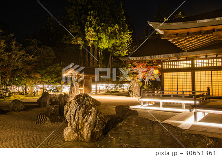 和歌山 高野山 金剛峰寺 蟠龍庭 紅葉のライトアップ 夜間拝観 和歌山 高野山 金剛峰寺 蟠龍庭 紅葉のライトアップ 夜間拝観 30651361