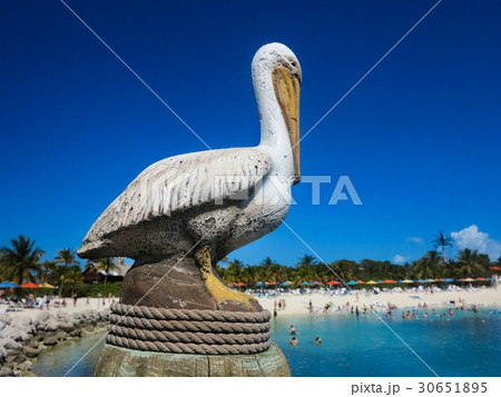 Pelican Statue Pelican Statue 30651895