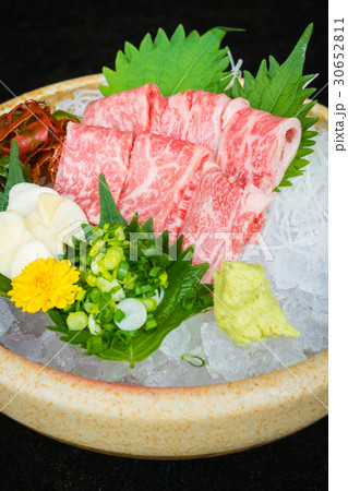 Raw and fresh matsusaka beef sashimi 30652811