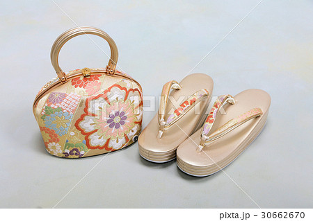 成人振袖用の西陣織バッグと草履・和装小物 30662670