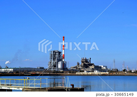 大牟田市　三池港湾の工業地帯の風景 30665149