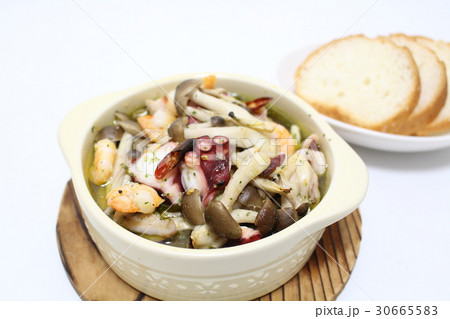 スペイン料理　アヒージョ 30665583