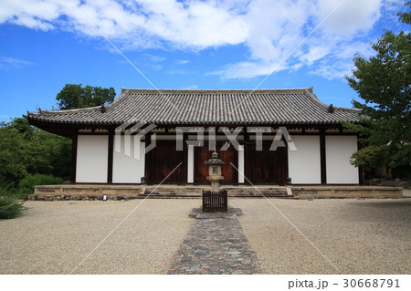 奈良の新薬師寺の本堂 30668791