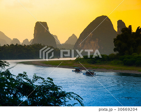 Sunset at Li River 30669204