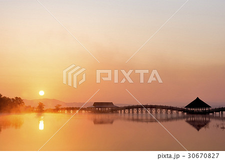 青森県　鶴の舞橋 30670827