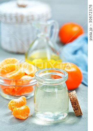 tangerines oil 30672376