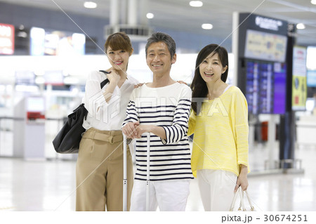 家族旅行イメージ 国内旅行 海外旅行 家族旅行イメージ 国内旅行 海外旅行 30674251
