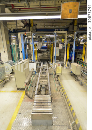 ドイツ　ケルン　倉庫 30678744