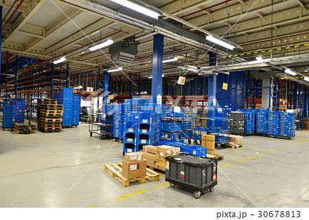 ドイツ　ケルン　倉庫 30678813