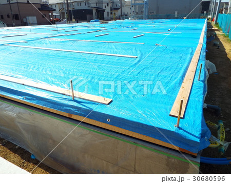 合板の床を施工したら雨仕舞が必須です 合板の床を施工したら雨仕舞が必須です 30680596