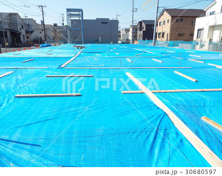 合板の床を施工したら雨仕舞が必須です 合板の床を施工したら雨仕舞が必須です 30680597