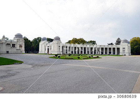 オーストリア　ウィーン　ウィーン中央墓地 30680639