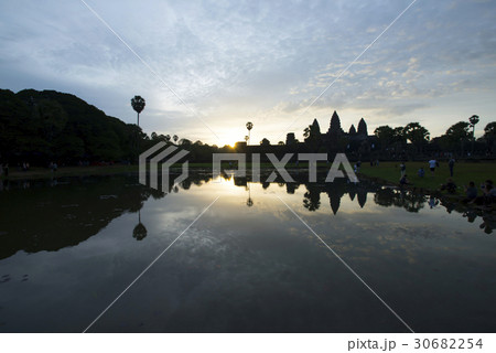 カンボジア　シェムリアップ　アンコールワット 30682254