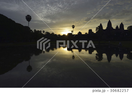 カンボジア　シェムリアップ　アンコールワット 30682257