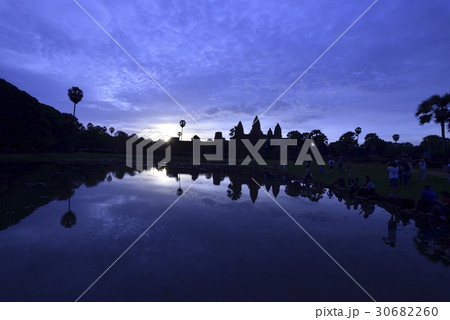 カンボジア　シェムリアップ　アンコールワット 30682260